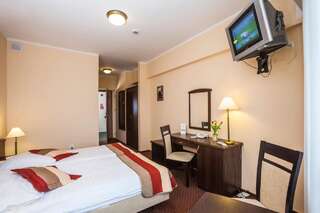 Отель Hotel Anek Мронгово Двухместный номер с 1 кроватью или 2 отдельными кроватями-1